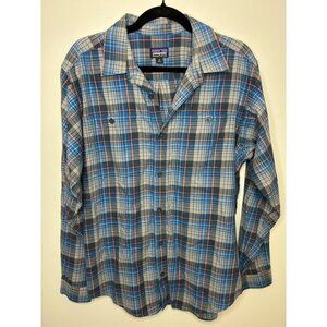 Men’s Patagonia blue button up flannel shirt size Medium 100% Organic Cotton